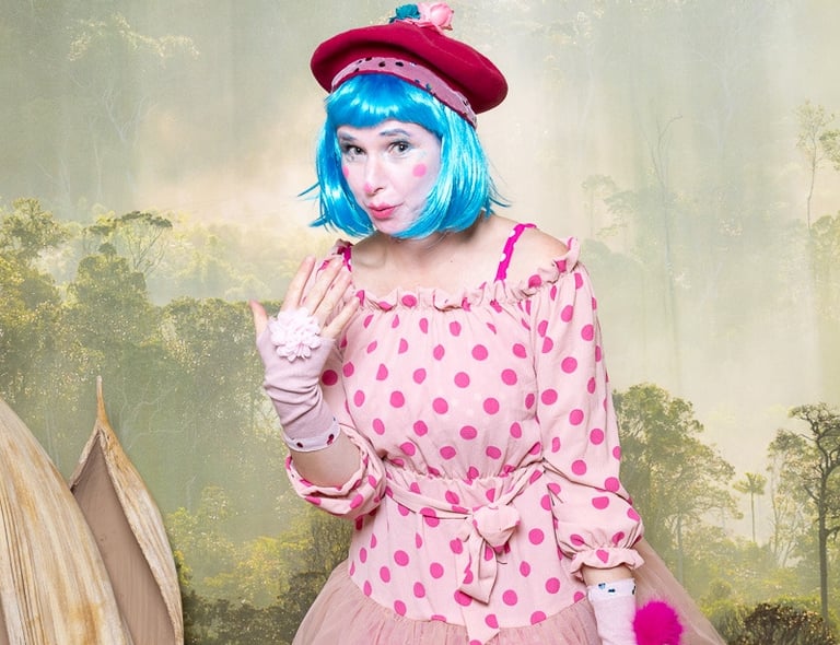 Costume de clown pour le personnage de Mia, clown chez les Neztoiles