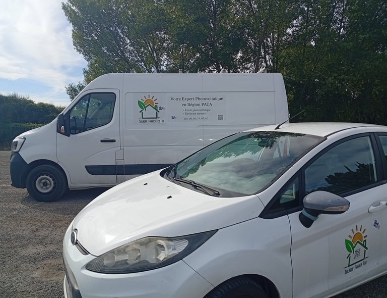 Flotte de véhicules Solaire France Éco en PACA, expert photovoltaïque.