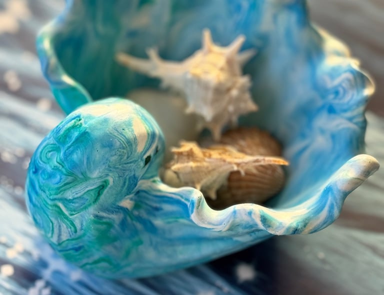 vide poches coquillage marbré bleu et blanc avec de vrais coquillages