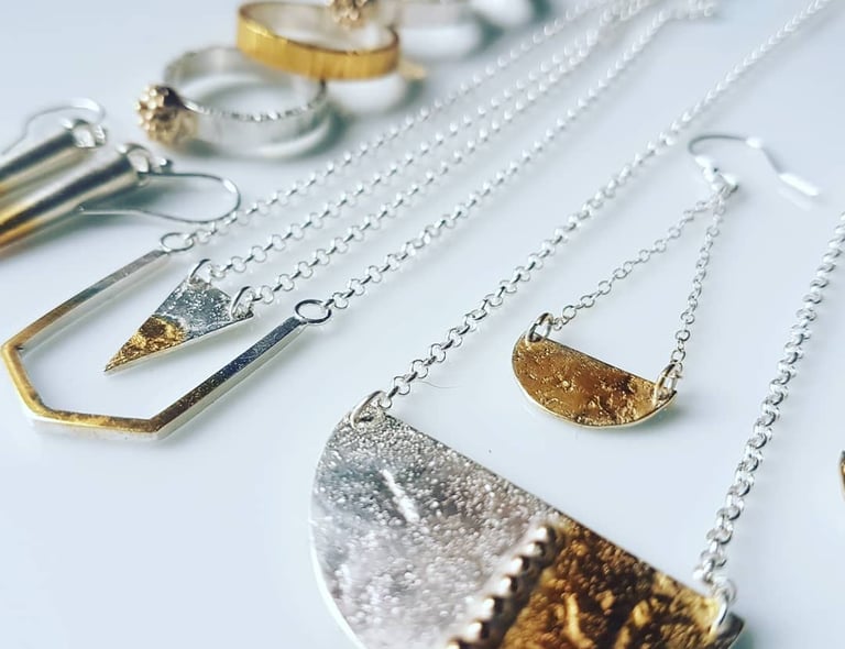 Lagoon necklaces with 9ct gold