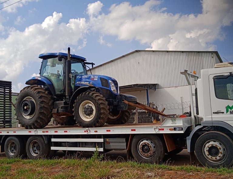 Caminhão prancha para frete - Mondular Araxá MG