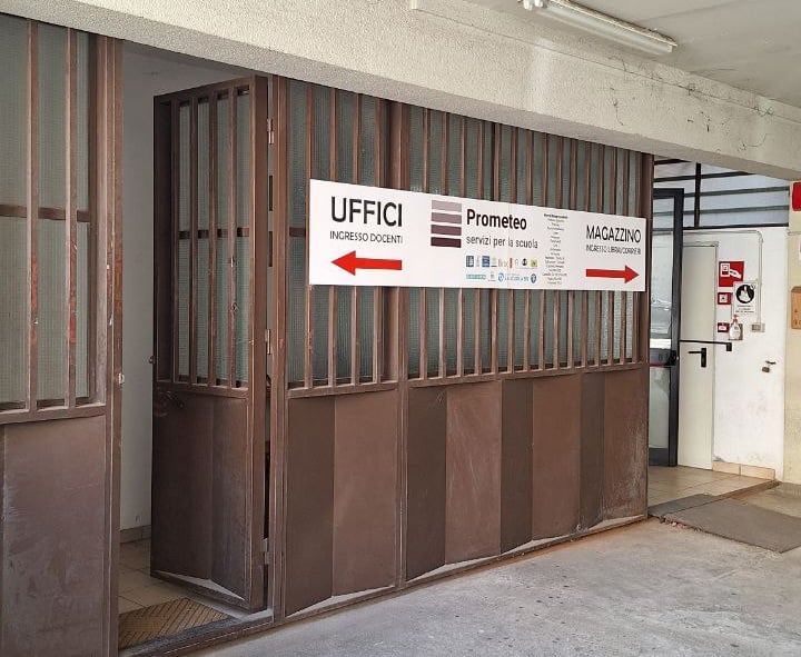 Foto dell'ingresso dell'agenzia