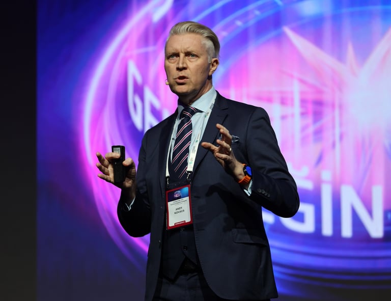 Andy Kovacs of ELC Consultants demonstrating powerful leadership presence at business conference