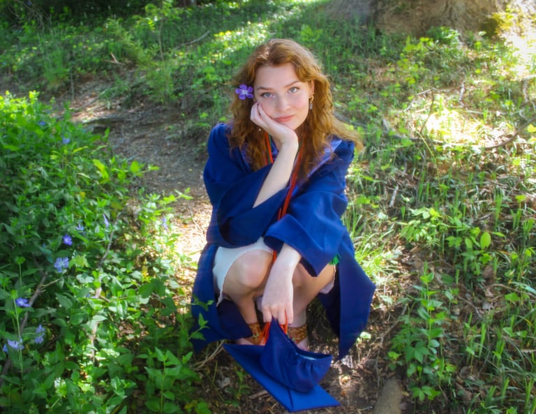 creative senior session for mary washington college graduate at maymont park, richmond va