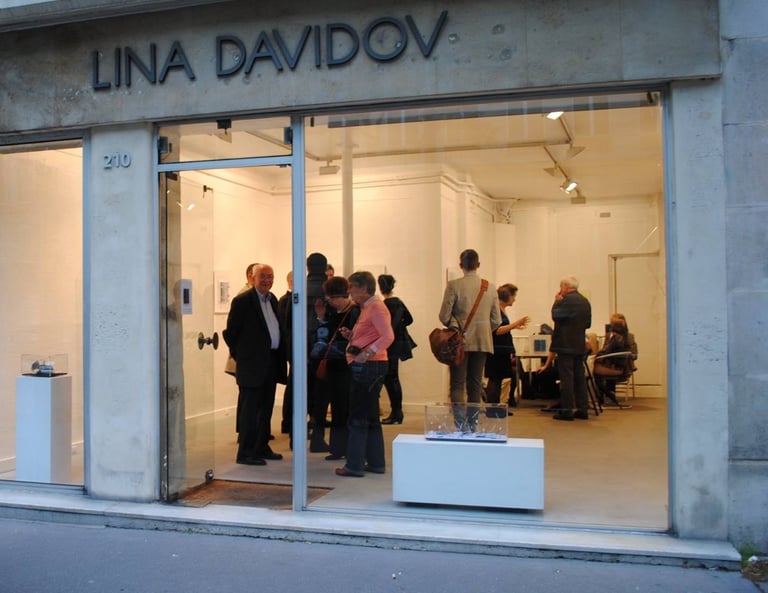 Θέα της Lina Davidov Gallery (Παρίσι) από τον δρόμο
