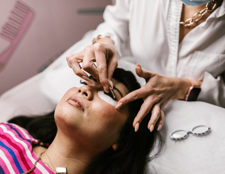 women getting new eyelashes 