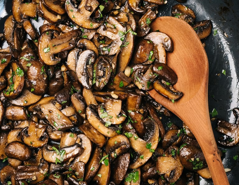 Keto Side Dish: Garlic Herb Roasted Mushrooms