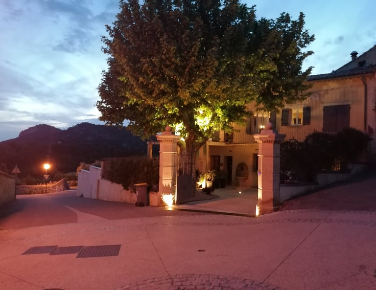La Maison d'Yvette gîte location de Vacances Le Barroux Provence Mont Ventoux