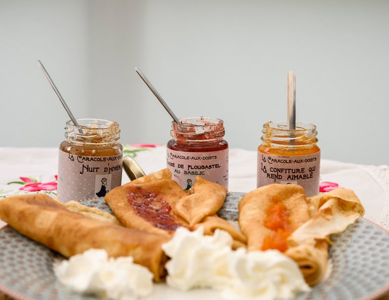 un assortiment de crêpes dessert