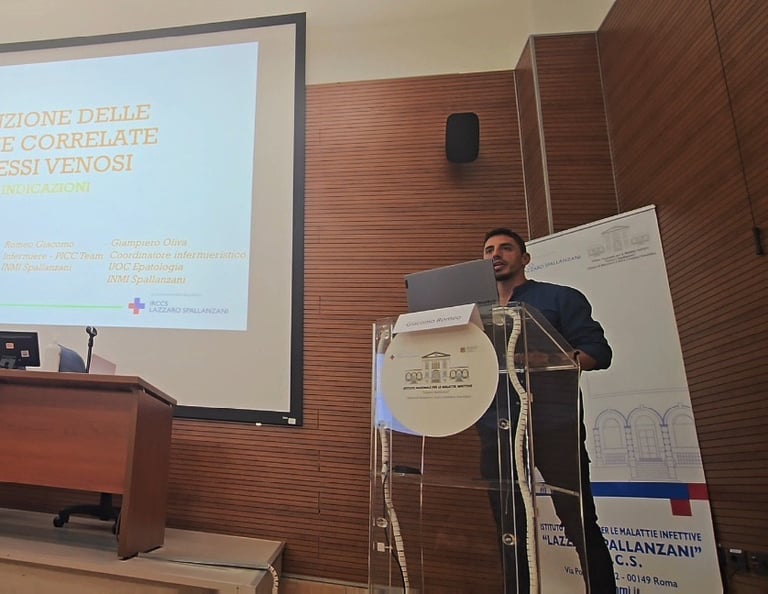 infermiere specializzato del posizionare accessi venosi ecoguidati a domicilio, PICC e Midline