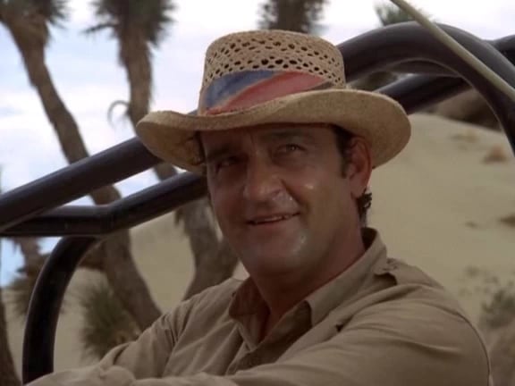 Victor French in Mannix