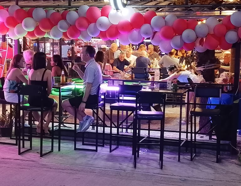 Outside view of party at Wonderland 2 bar