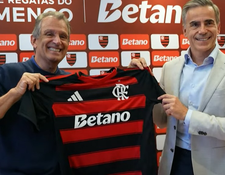 Presidente BAP e representante da Betano, após assinarem o contrato da parceria recorde.