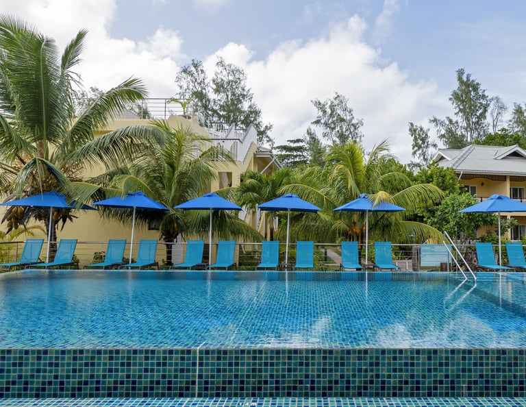 Acajou Beach Resort (Praslin Island) - photos courtesy of Expedia