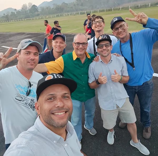 amigos posando para foto