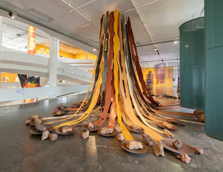 instalação de Marlene Almeida durante a 36ª Bienal de São Paulo (Levi Fanan / Fundação Bienal)