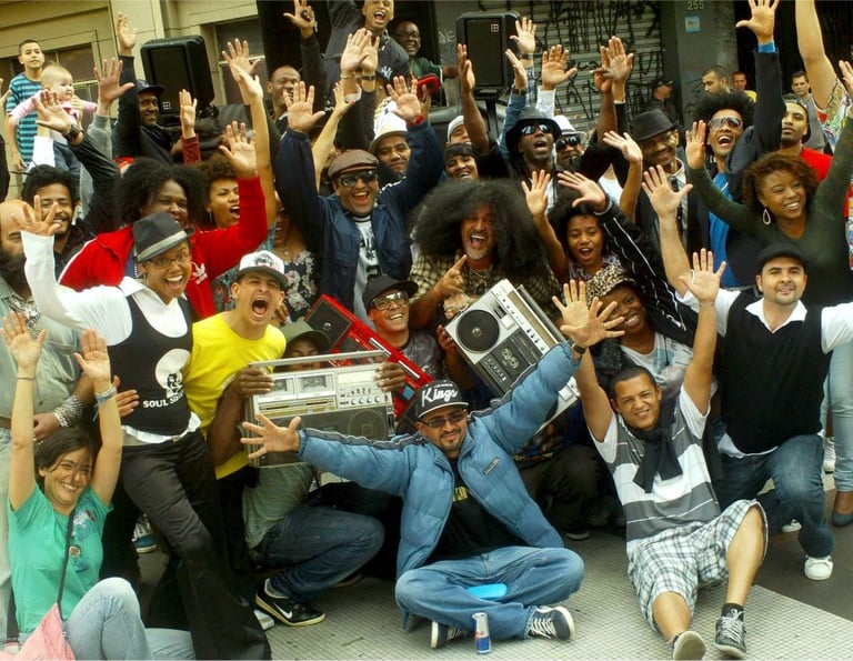 Mais de 3 mil peças, muitas delas vindas de coleções pessoais de figura lendária como Nelson Triunfo