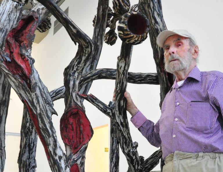 Frans Krajcberg, cuja obra e ativismo ambiental transformaram elementos naturais