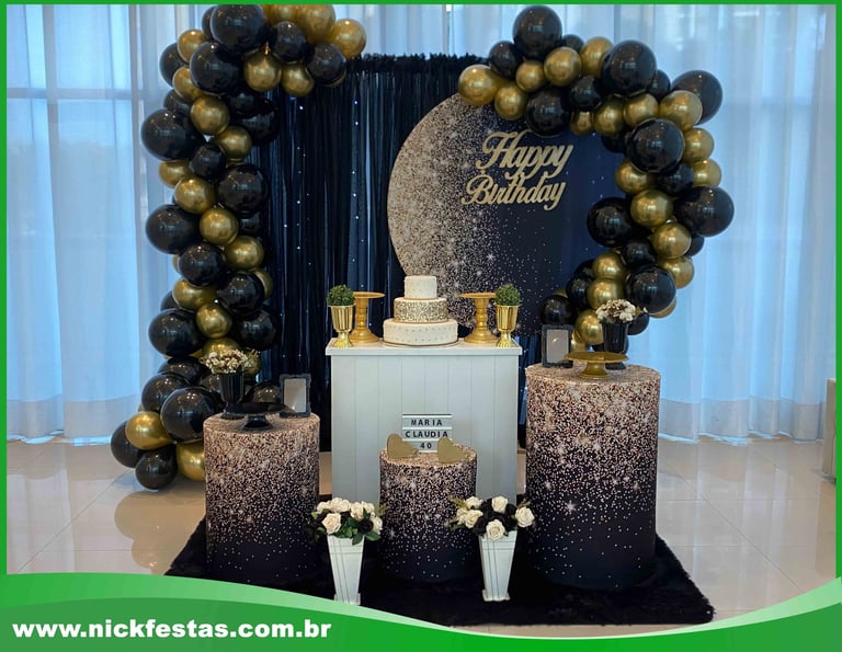 ecoração adulta tema Preto e Dourado elegante e sofisticada, com brilho e detalhes luxuosos