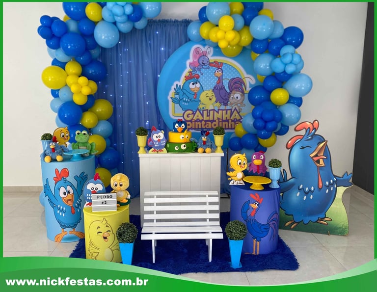 Decoração infantil tema Galinha Pintadinha com cores alegres e personagens divertidos