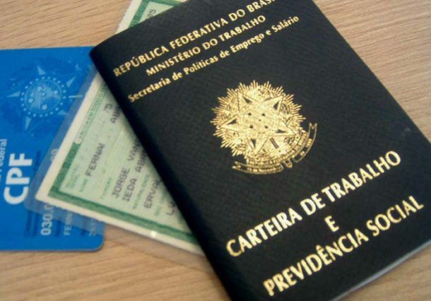 imagem de um documento de carteira de trabalho.