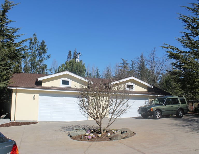 Saratoga Garage with Potential ADU