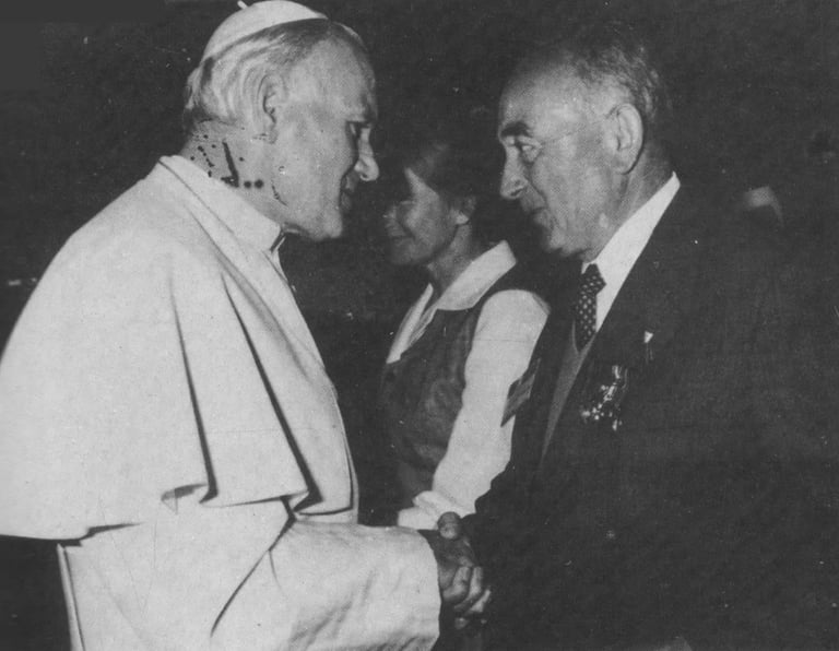 Coronel Alexander Florkowski con el Papa Juan Pablo II