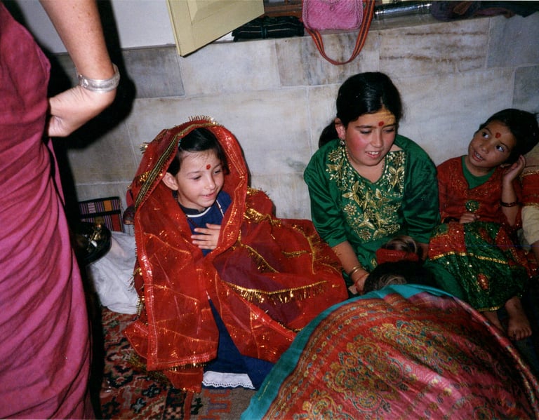 Puja alle bambine, incarnazioni della Madre Divina