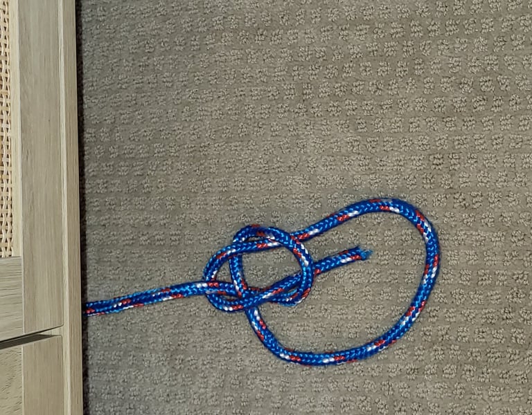 Un-tightened Bowline showing structure