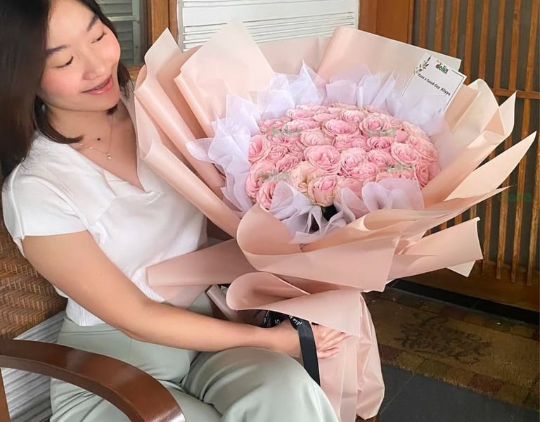 081-141-9898 Florist Makassar  menyediakan berbagai jenis bunga, termasuk Bunga Papan Makassar, Hand