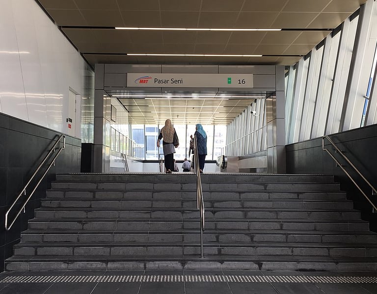 PASAR SENI MRT LRT