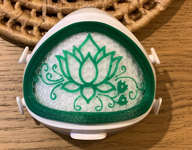 flo-36: Flomask with Lotus Flower-outline