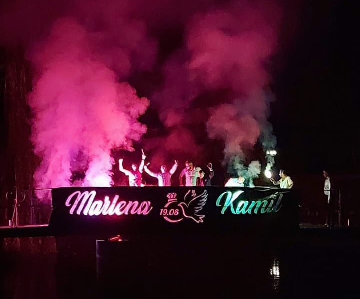 imiona nowożeńców atrakcja weselna race morskie stroboskopy