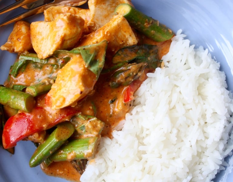 Thai red curry with jasmine rice