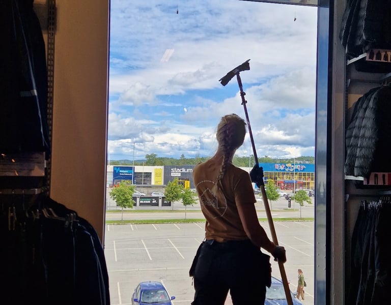 Innvendig vindusvask på Frøya