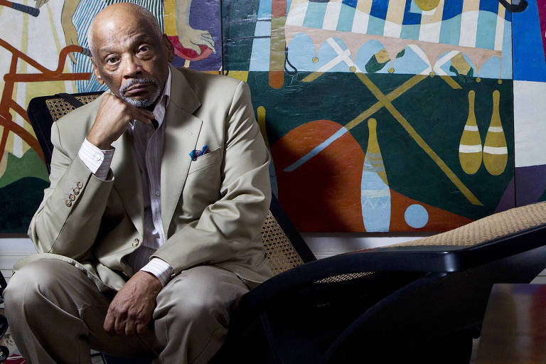 Foto de Emanoel Araujo, escultor baiano, nasceu numa tradicional família de ourives, 