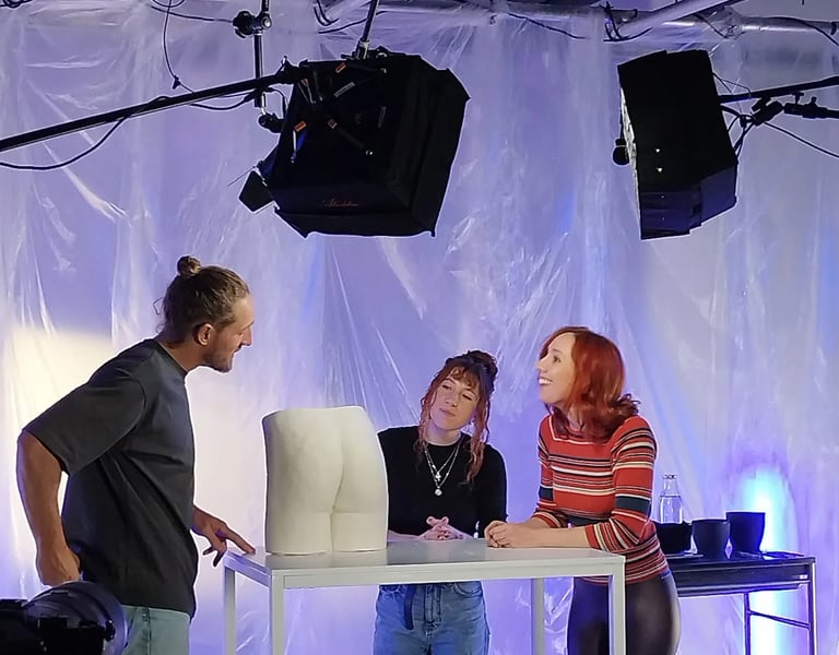 Tournage documentaire fesses avec Maïa Mazaurette