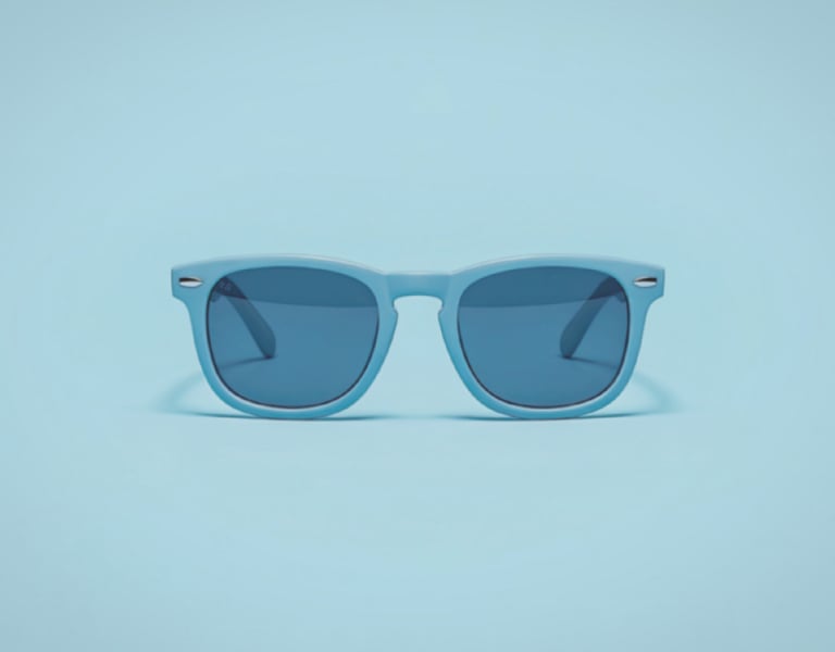 Fashion eyewear with light adaptive lenses