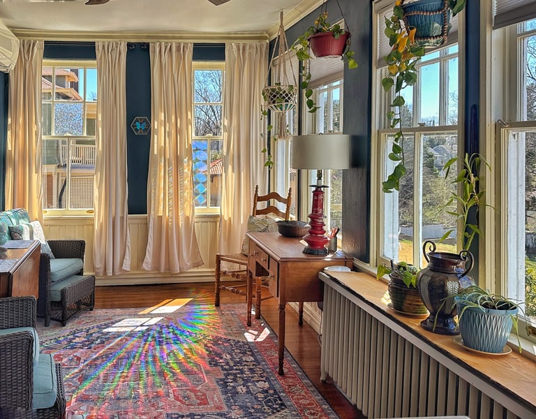 sunroom of the overlook 2123 rivermont apartments