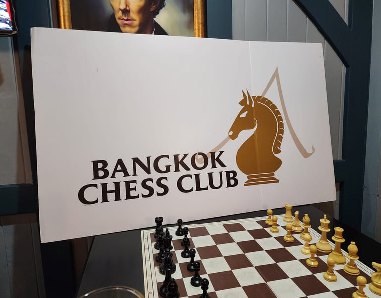Bangkok Chess Club at the Royal Oak Bar
