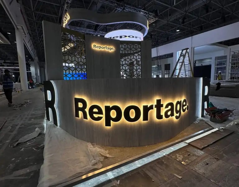 back Illuminated 3d led signage on exhibition stand desk