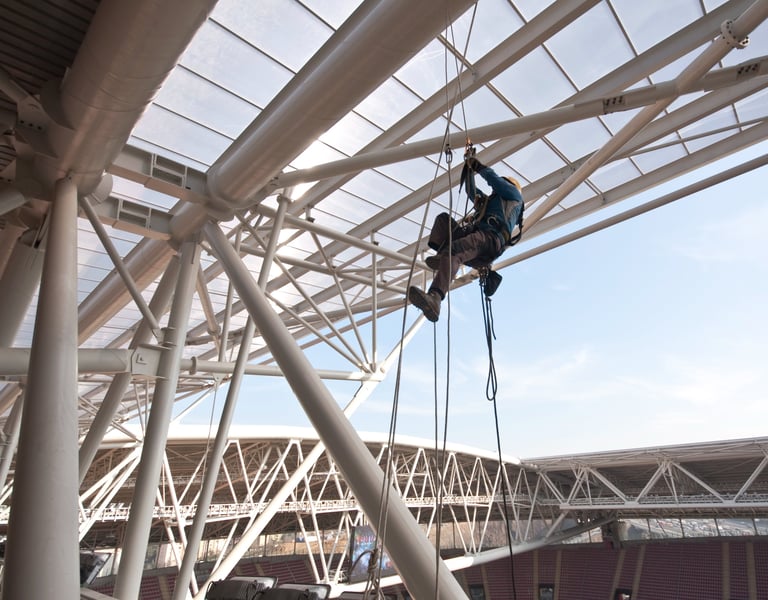 ⁠Konstrukcijų montavimas aukštyje