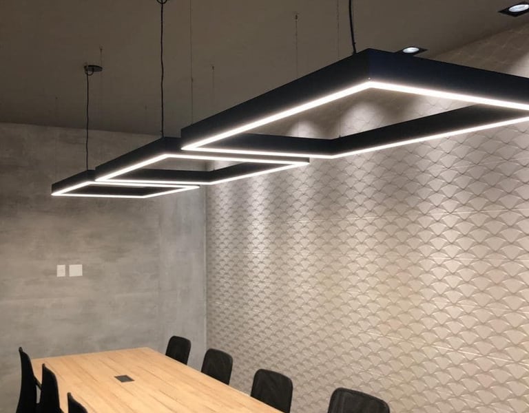 Instalación de iluminación para oficinas