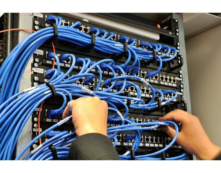 Instalación de puntos de red para oficina
