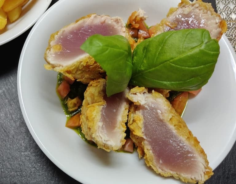 thon-frais-en-croute-specialite-mer-maio