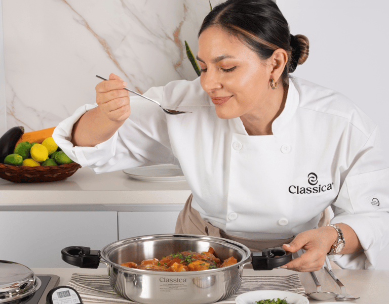 trabajando en un estudio de fotos para la marca classica de ollas