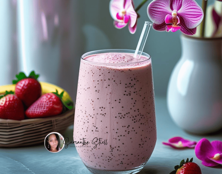 Delicious Strawberry-Banana-Chia Smoothie