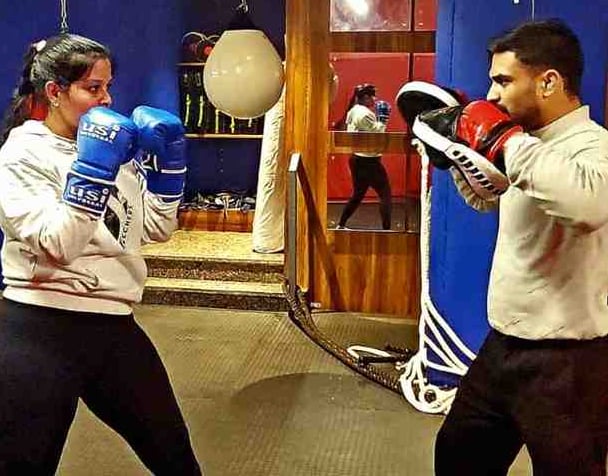 Best mma classes in Delhi