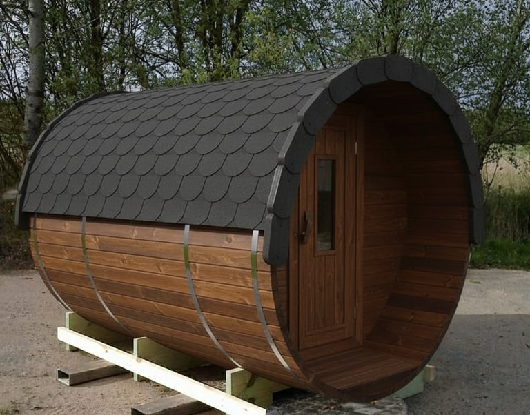 Onderhoudsvrije Thermowood barrel sauna met glazen achterwand