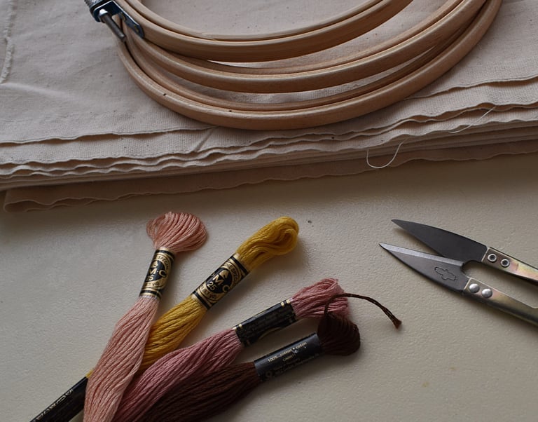 Materiales de trabajo bordado